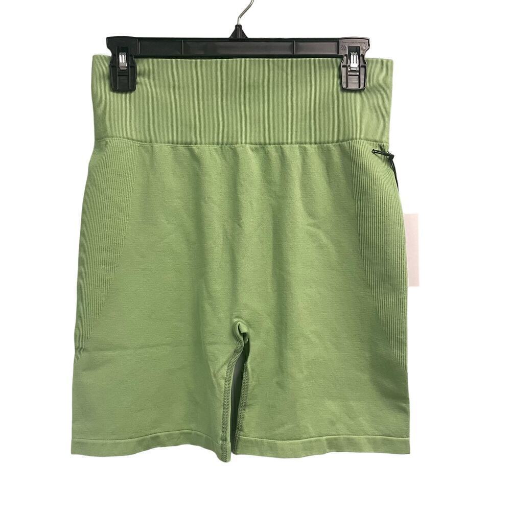 We Wore What Seamless Fair Green Biker Short Sizse Large $88 NEW Athleisure